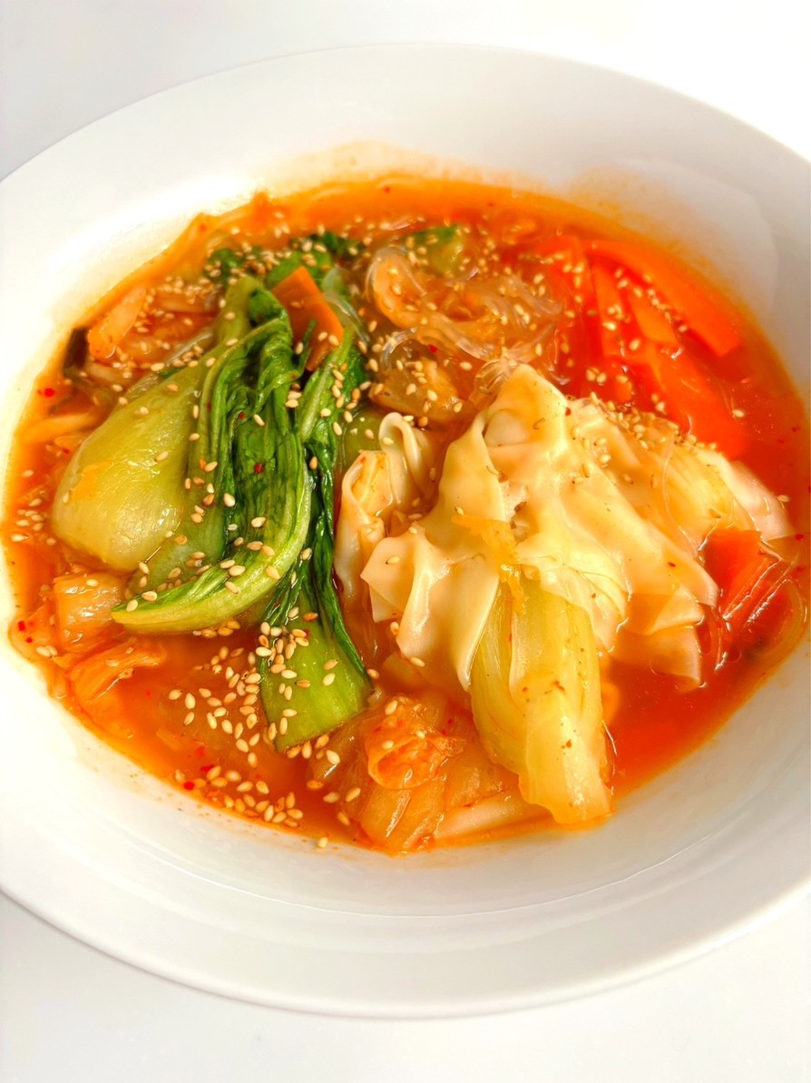 市販ワンタンと青梗菜のピリ辛キムチスープの画像