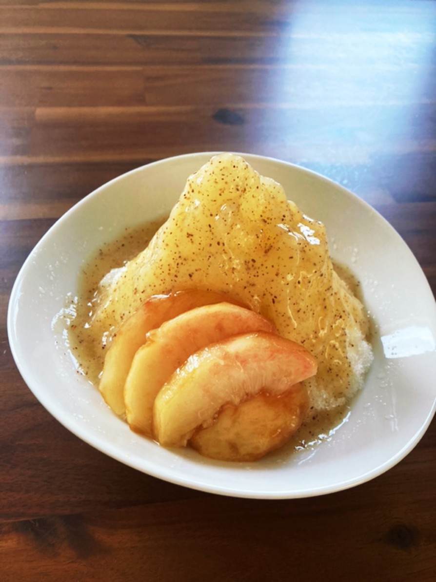 キウイと桃のフレッシュなかき氷の画像