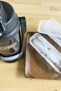 サーモス２リットルジャグ（水筒）の専用氷