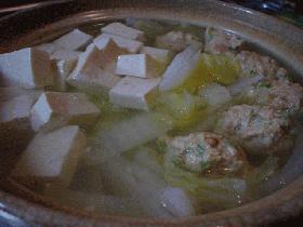 ピリカラつくね入り湯豆腐