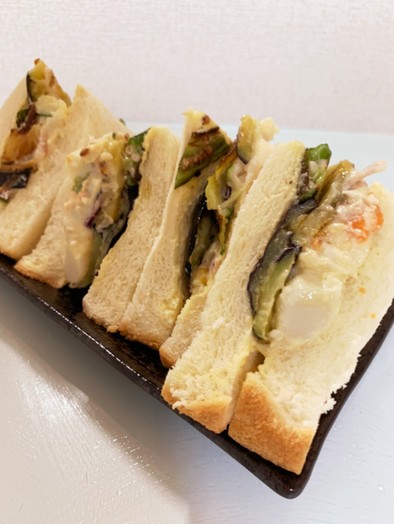 ポテトサラダリメイク！夏野菜サンドイッチの写真
