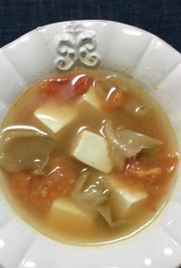 搾菜とトマトと豆腐のスープ（夏は冷製で）
