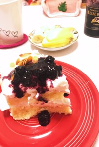 ブルーベリージャムの生クリームケーキ