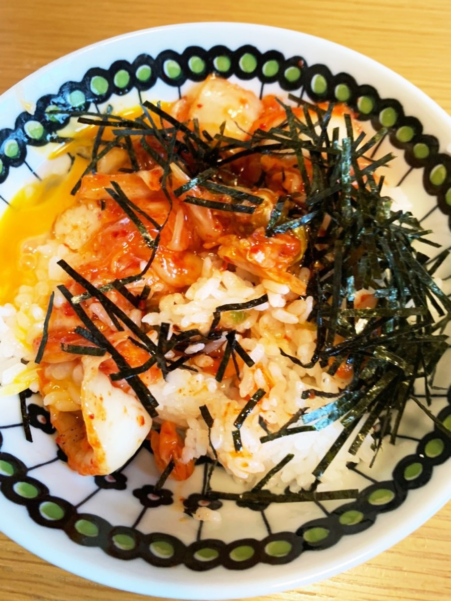 朝ごはんに♡ごま油風味の海苔たまキムチ丼の画像