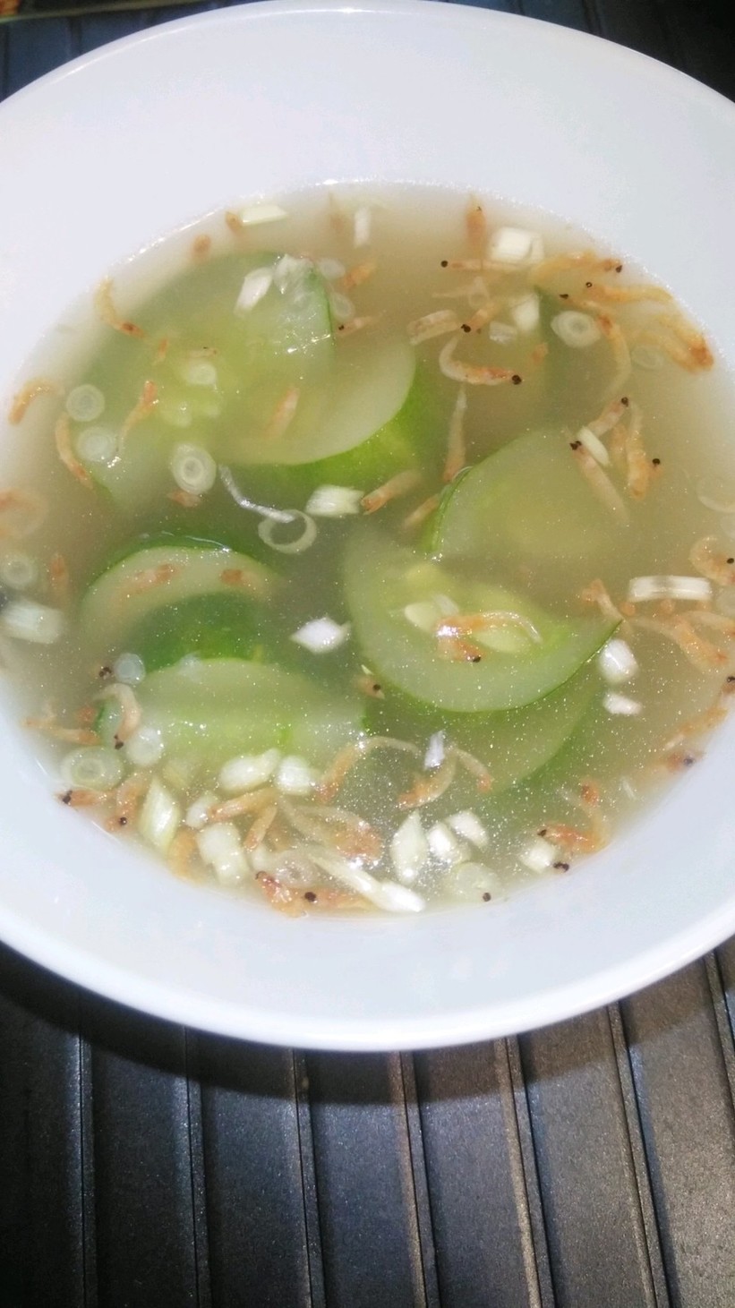 胡瓜と干し海老のスープの画像