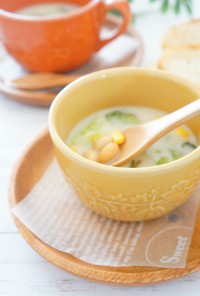 大豆とコーンとのオーツミルク冷製スープ