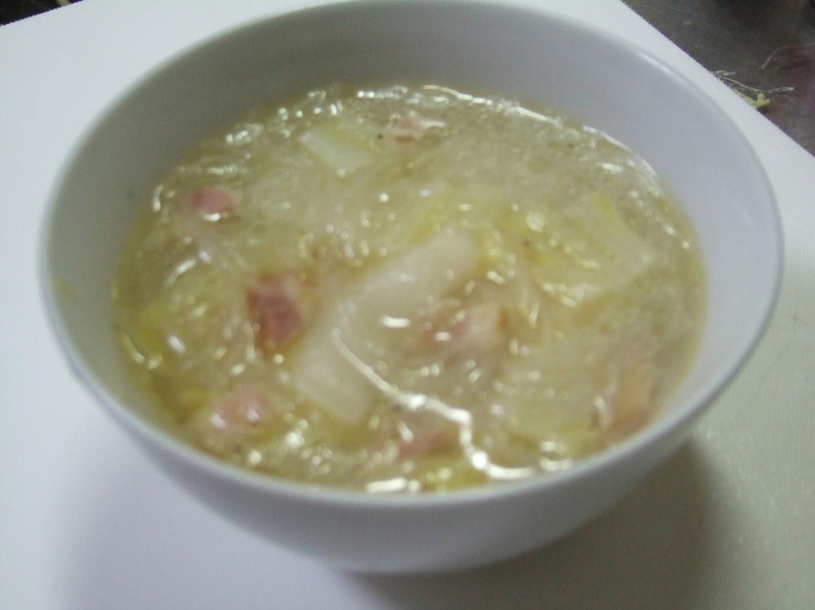 白菜とベーコンの春雨スープの画像