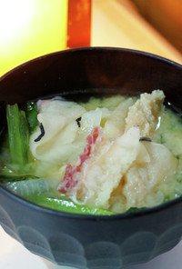 小松菜とゴボウと湯かけくじらの味噌汁