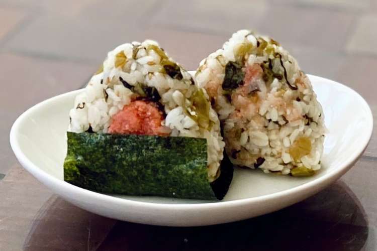 高菜と炙り明太子のおにぎり レシピ 作り方 By クック3539py クックパッド 簡単おいしいみんなのレシピが375万品