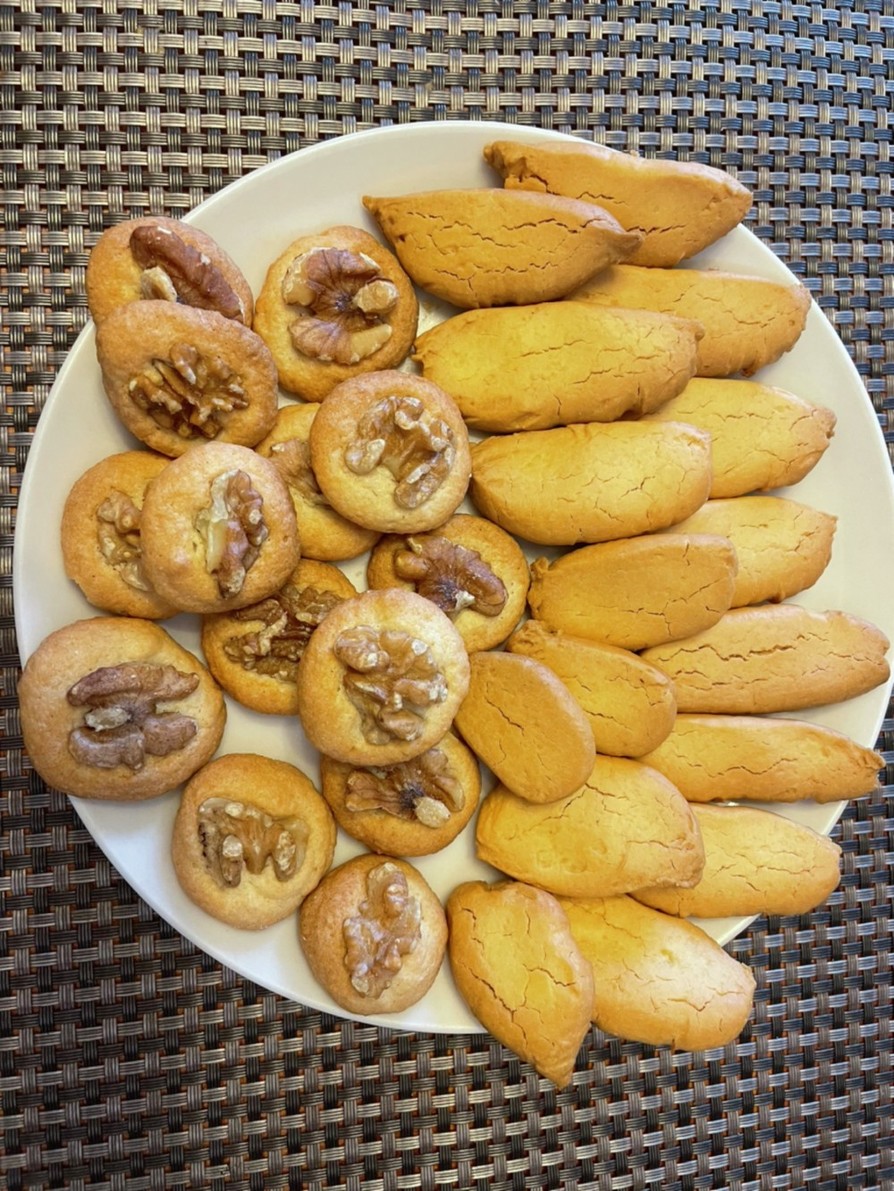 糖質0.5gアーモンドクッキー(写真左)の画像
