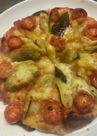 焼き茄子とモッツァレラチーズのピッツァ