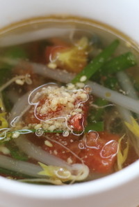 ニラとトマトの中華風スープ