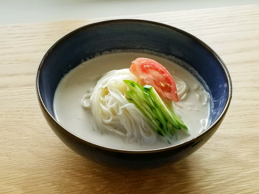 ミキサーで簡単！韓国の豆乳冷麺コングクスの画像