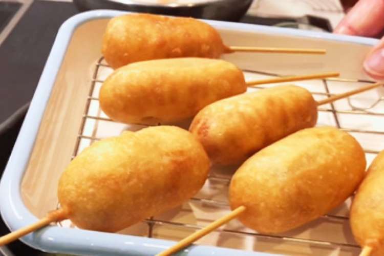 超カリカリっ アメリカンドッグ レシピ 作り方 By Kkomugi クックパッド 簡単おいしいみんなのレシピが367万品