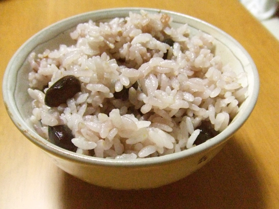 健康食の黒豆ご飯の画像