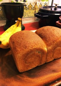 自家製天然酵母のバナナ食パン