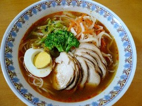 自家製チャーシューとナムルで絶品韓国温麺