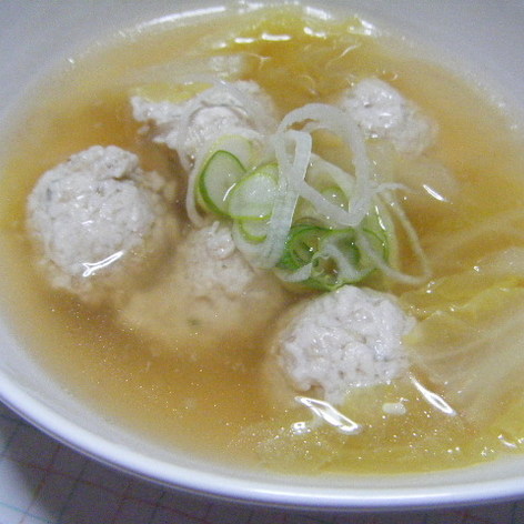 白菜とふわふわ鶏団子のスープ