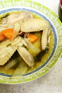 ♥鶏の手羽先のスープ＆ワカメ豆腐の味噌汁