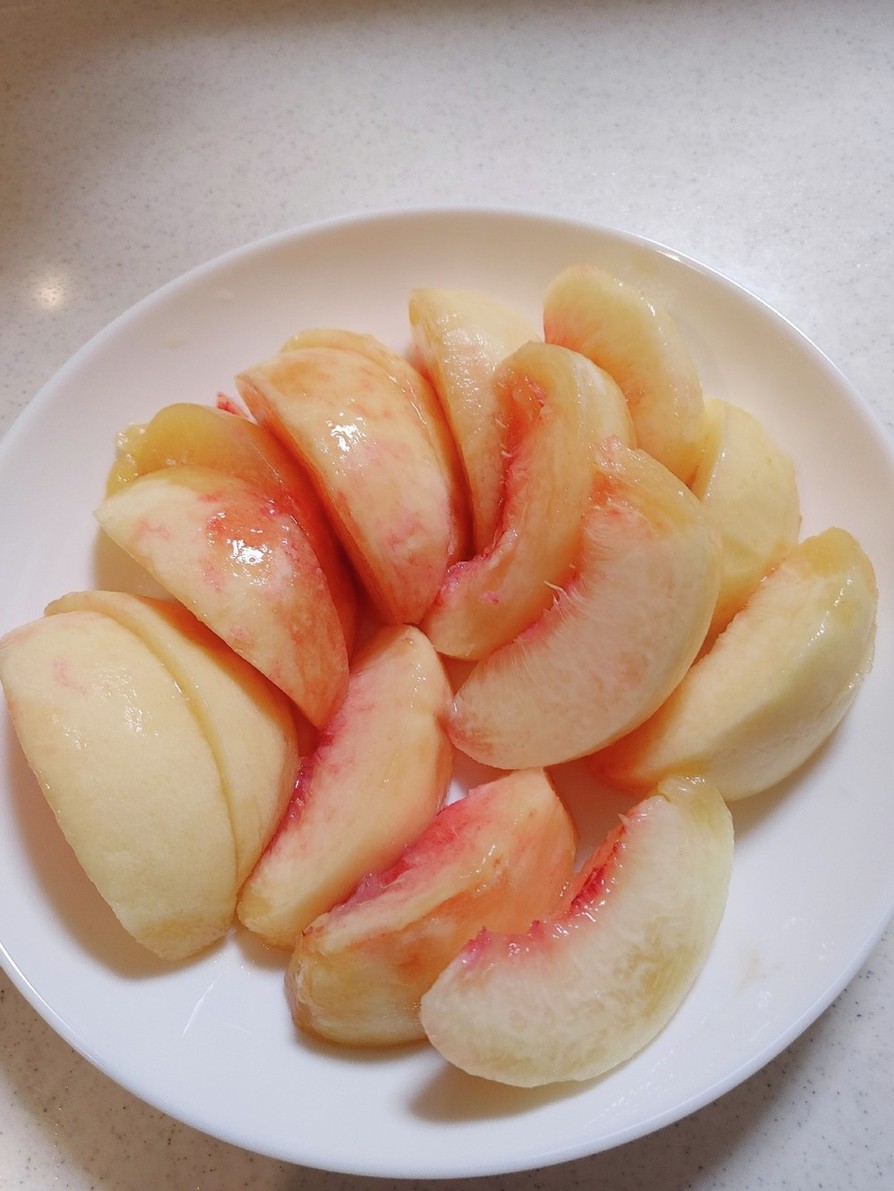 グチャグチャにならない桃の剥き方の画像