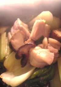 鶏もも肉とチンゲン菜と椎茸の温野菜サラダ