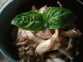 酒蒸し鶏の梅オカカ*モッツァレラチーズの誘惑