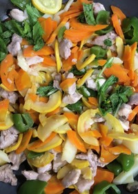 鶏と野菜の蒸し料理
