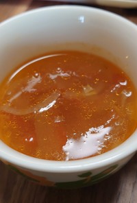 スイカの皮と玉ねぎのスープ