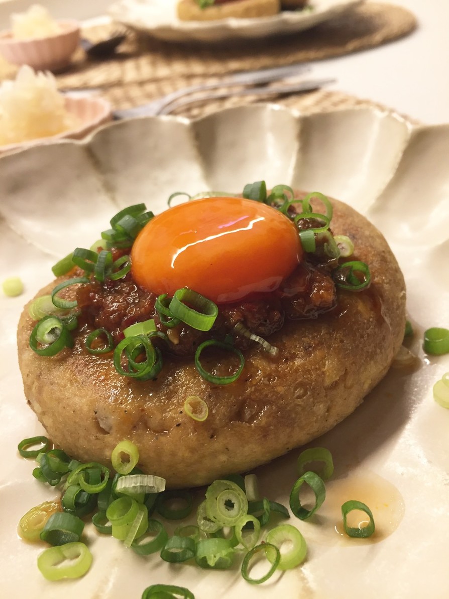 鯖缶豆腐ハンバーグ 麻辣卵黄ダレの画像