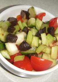野菜と黒にんにくのさっぱりおつまみサラダ