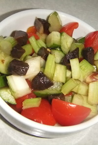 野菜と黒にんにくのさっぱりおつまみサラダ