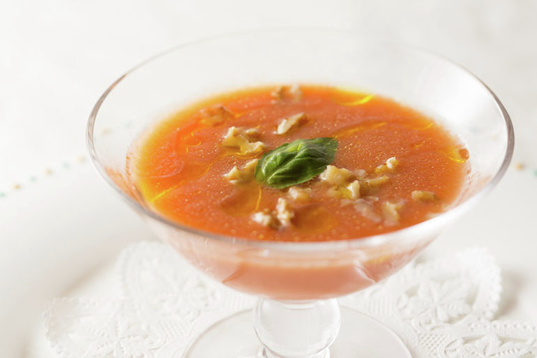 トマトと赤パプリカの冷たいスープの画像