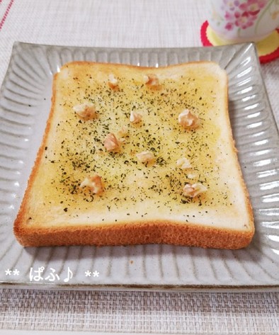 かおり使いで簡単、塩パン風青じそトーストの写真