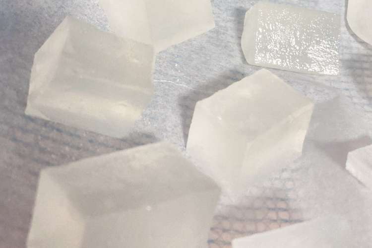 カルピスの琥珀糖 失敗なし レシピ 作り方 By クックu4nxp7 クックパッド 簡単おいしいみんなのレシピが367万品