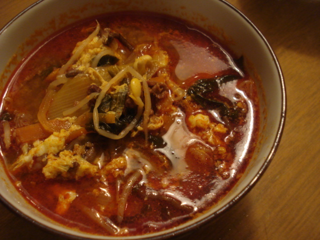 本場の味！韓国激辛ユッケジャンスープの画像
