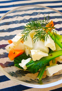 フェタチーズの旬野菜サラダ