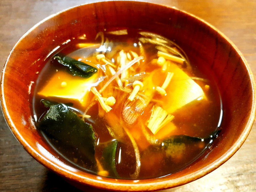 干しえのき茸と豆腐のお味噌汁の画像
