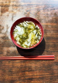 めかぶとネギ2種の和風生姜スープ