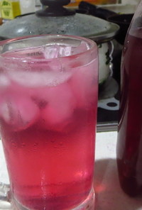赤紫蘇ジュース（圧力鍋）梅シロップで色変