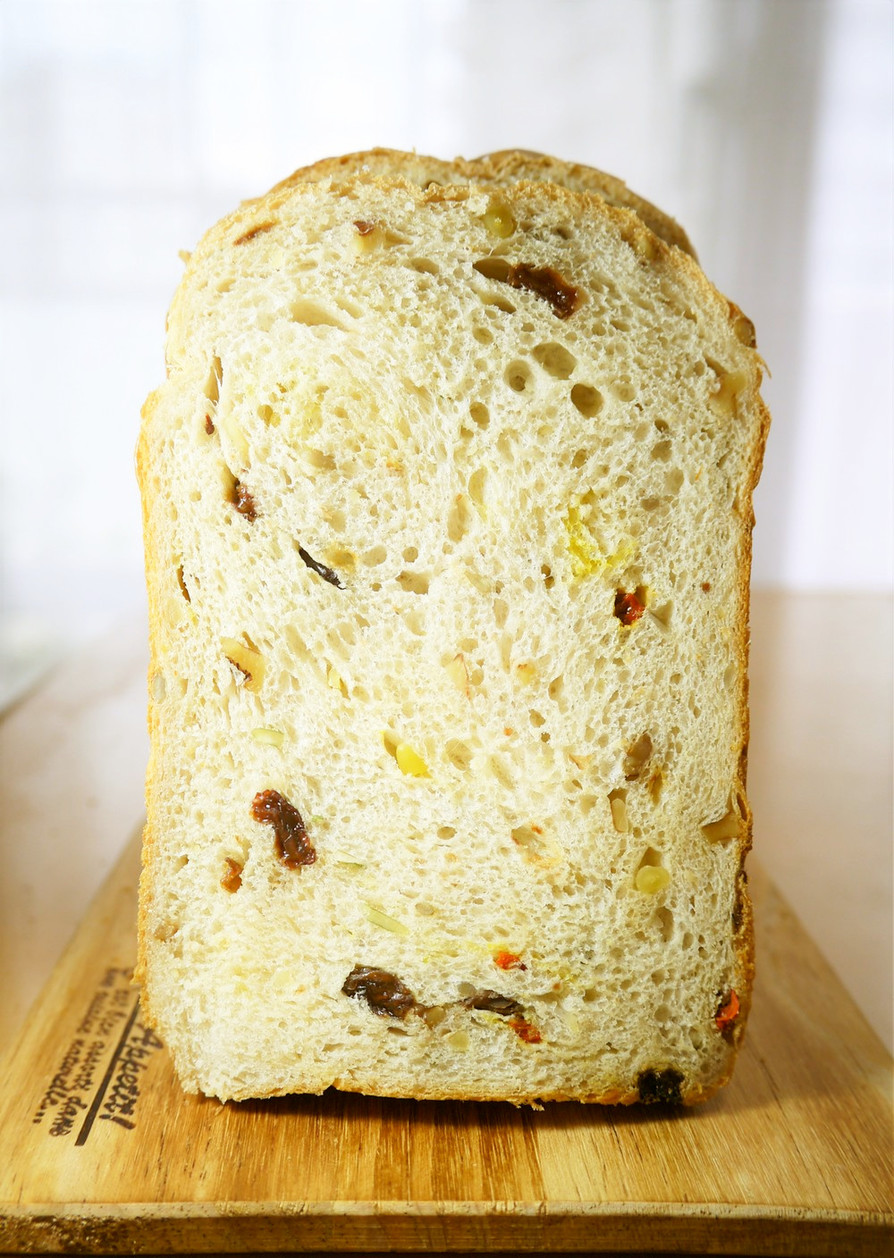 HBレーズン胡桃クコの実松の実薬膳食パンの画像