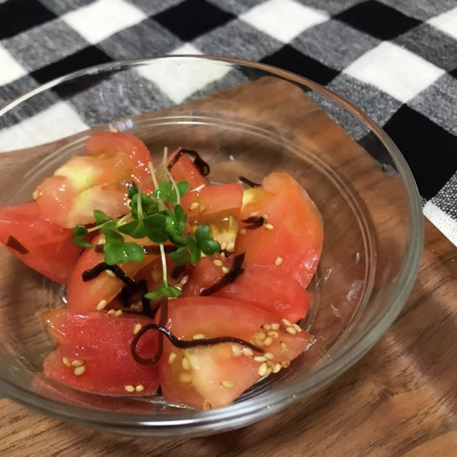 トマトと塩昆布のさっぱりごまサラダの画像