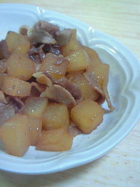 コロコロ大根と豚バラ肉の炒り煮