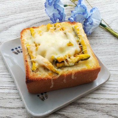 【簡単★】南瓜の皮メープルチーズトーストの写真