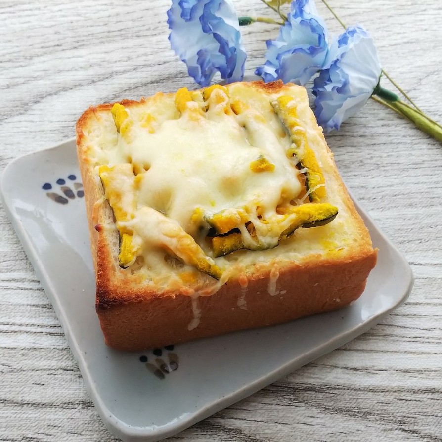 【簡単★】南瓜の皮メープルチーズトーストの画像