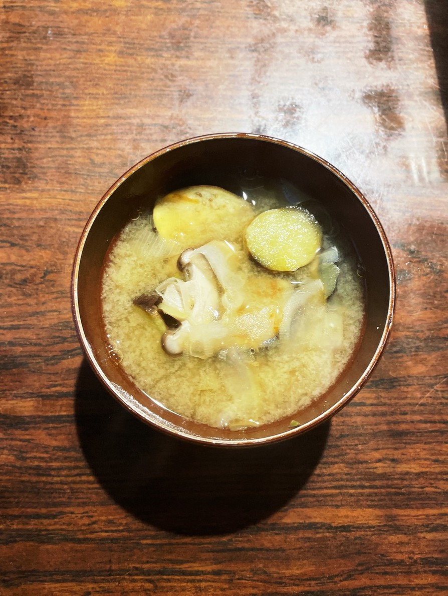 茄子と椎茸の神楽南蛮味噌汁の画像