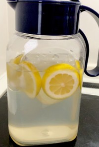 ハチミツレモン水