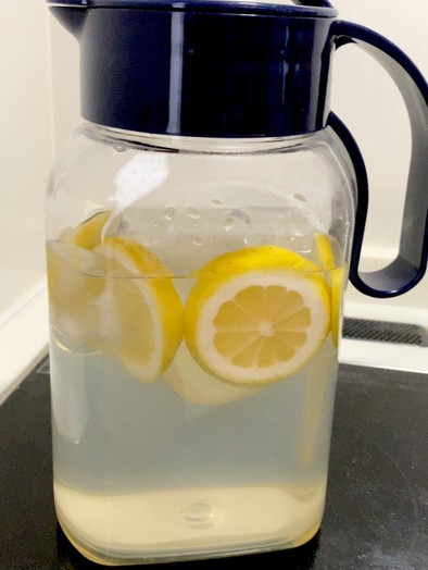 ハチミツレモン水の写真