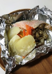 鮭とじゃが芋の包み焼き