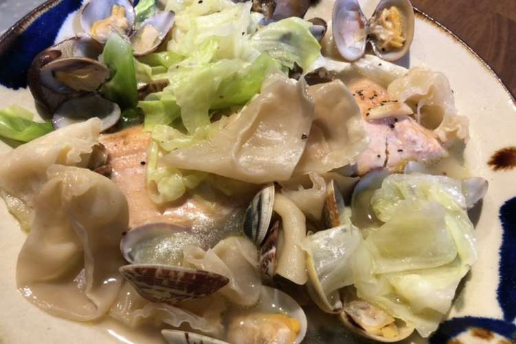 秋鮭と白いきくらげのアクアパッツァ レシピ 作り方 By マルスまま クックパッド 簡単おいしいみんなのレシピが361万品