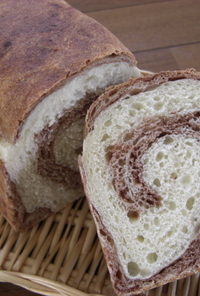 Cocoa roll bread